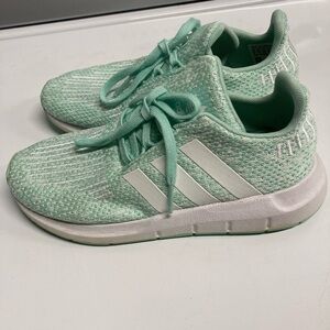 Adidas Kids Sneakers in Light Green and White